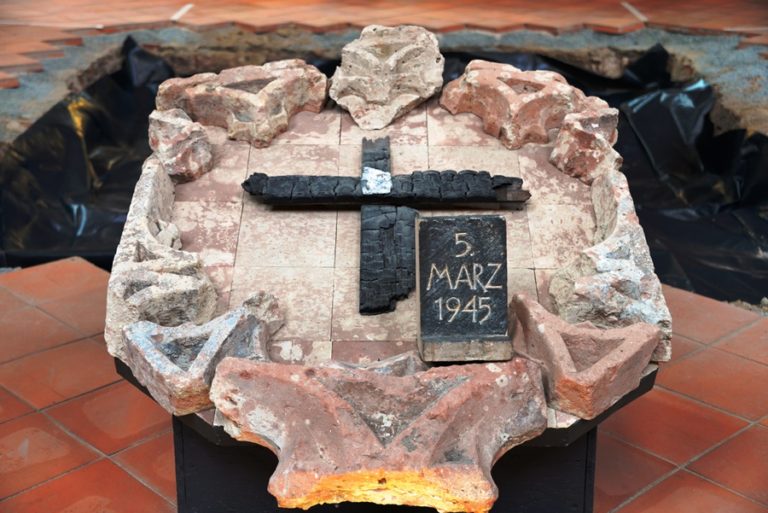 Kreuz 5.Maerz Shvemmer klein